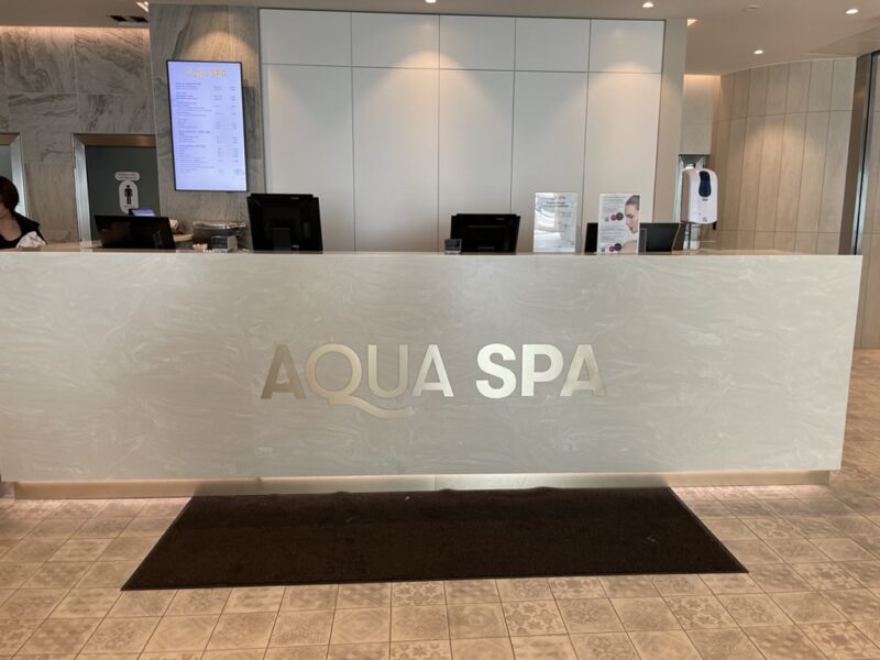 「AQUA SPA」の受付