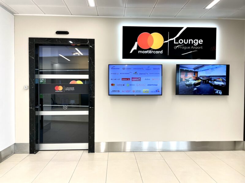 プラハ空港「Mastercard Lounge」入り口