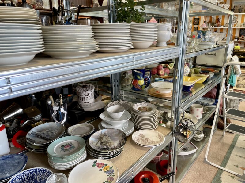 セカンドハンドショップ：Brocante second handの店内